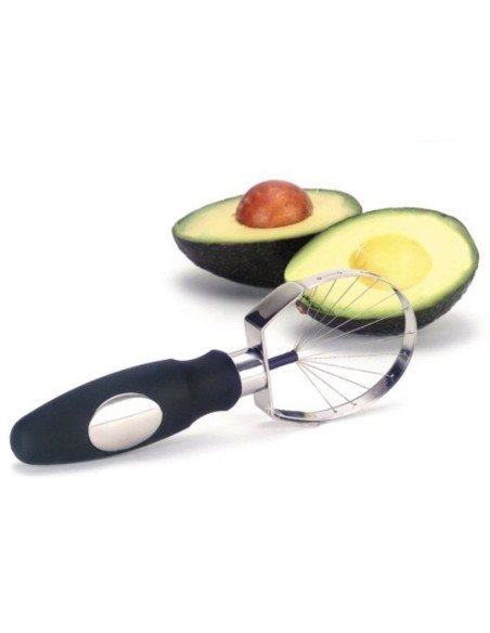 Rebanador y pelador de aguacate hace porciones perfectas para tu ensalada