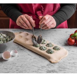 Fantes Jumbo Ravioli Maker, Makes 10-Jumbo Raviolis !!