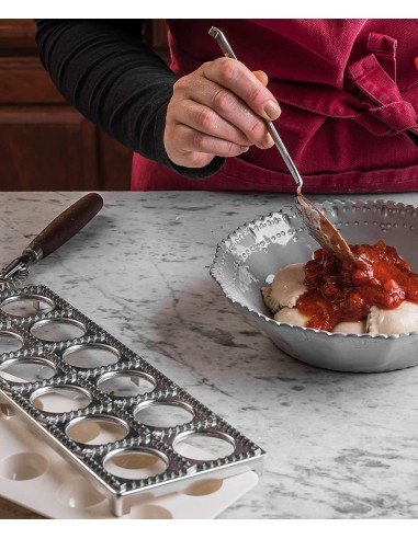 Fantes Jumbo Ravioli Maker, Makes 10-Jumbo Raviolis !!