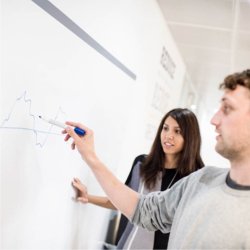 Pizarra sticker negra de decoración + Tizas 