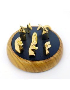 Pesebre de Lujo Dorado una Joya de Navidad 8 figuras con Baño en Oro