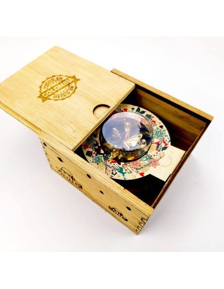 Pesebre de Lujo Dorado una Joya de Navidad 8 figuras con Baño en Oro