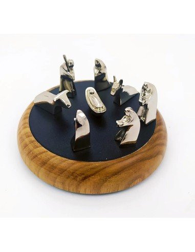 Pesebre de Lujo Dorado una Joya de Navidad 8 figuras con Baño en Oro