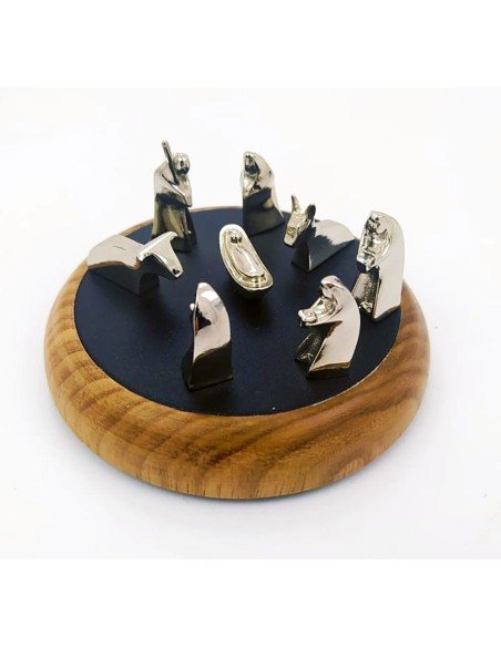 Pesebre de Lujo Dorado una Joya de Navidad 8 figuras con Baño en Oro