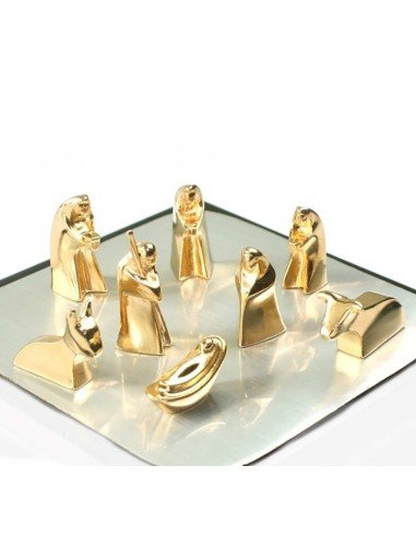 Pesebre de Lujo Dorado una Joya de Navidad 8 figuras con Baño en Oro