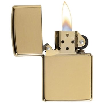 Encendedor Zippo Classics Polish Brass -Dorado