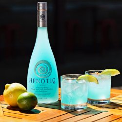 ⭐  Hpnotiq 750 ML Licor de Vodka y Cognac con zumo de fruta